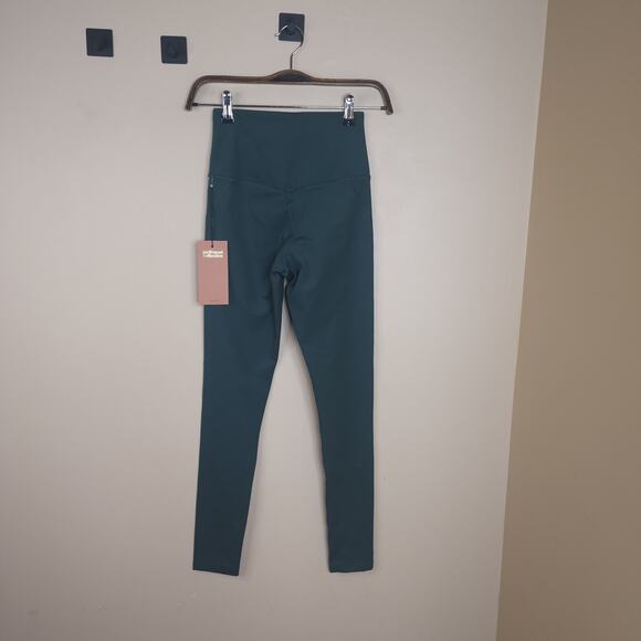 Girlfriend Collective Compressive High-Rise Legging in Moss Size XS - Picture 4 of 8